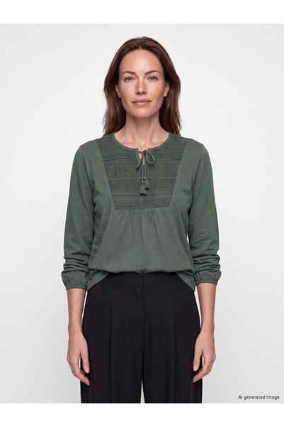 LC Waikiki Λαμπερές επιλογές από το Shining Store: Μπλούζα με κέντημα στο για...