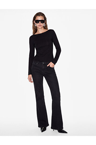 Koton Viskon Slim Fit Sırt Detaylı Bisiklet Yaka Uzun Kollu Bluz