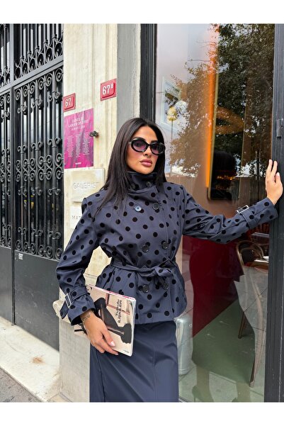 1Moda1Tarz طقم تصميم مبطن بنقشة البولكا دوت من قماش تورينو المستورد، يتضمن حز...