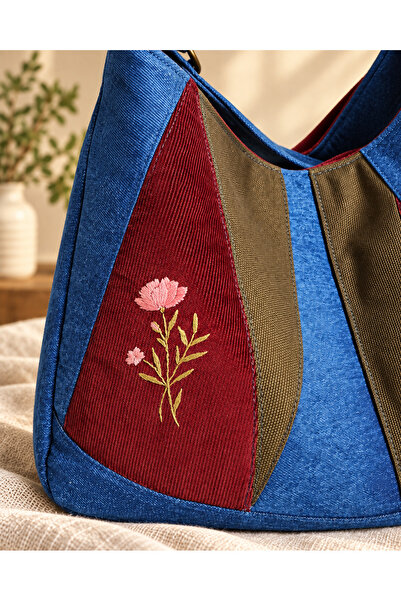 Patchwork Hobo Çanta – Mavi Denim, Bordo ve Haki El Nakışlı Omuz Çantası