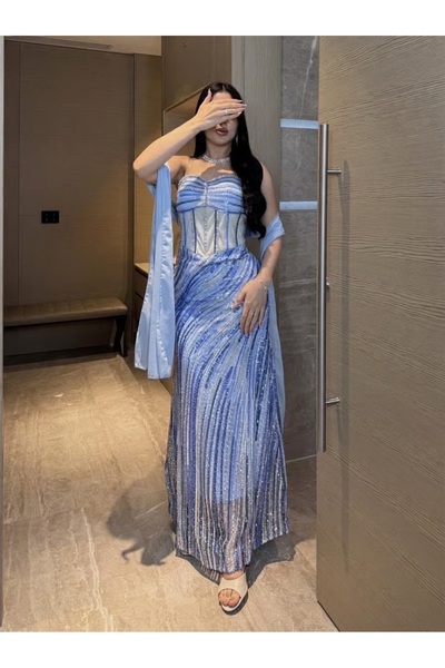 NAQWA FASHION فستان سهرة راقي باللون السماوي
