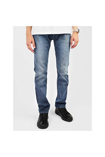 Lee Powell L704DXIS