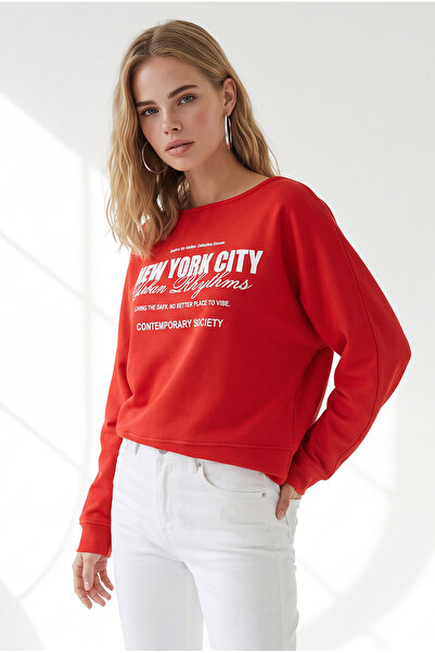 Olalook Women's Red Boat Neck New York Printed Flowy Blouse Blz-19003465