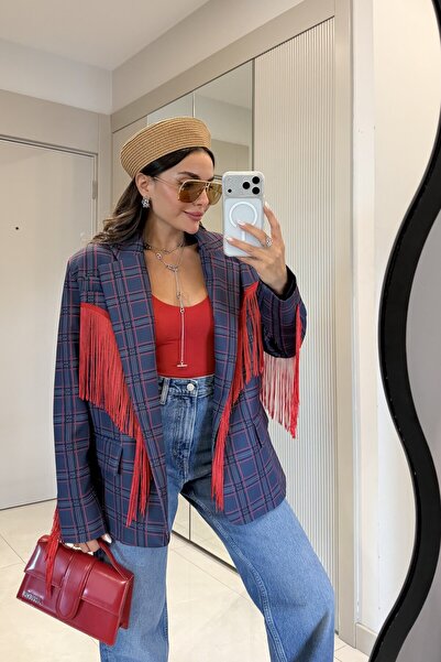 Gizem Ecemiş Genevia Ekose Desen Kırmızı Püskül Detaylı Blazer Ceket
