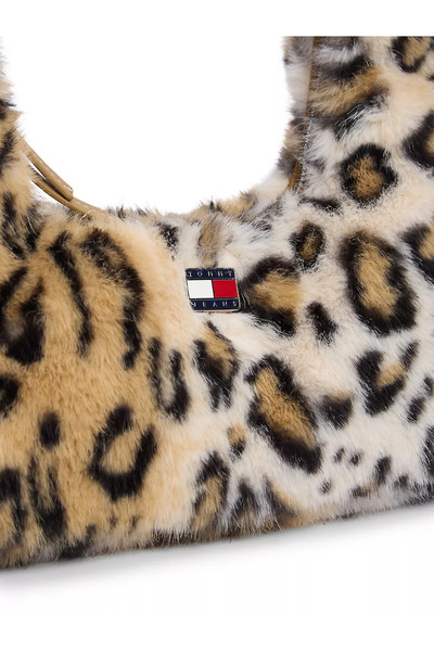 Tommy Hilfiger Kadın Leopar Desenli Yumuşak Düş Yüzeyli Fermuarlı Bayrak Logo Plakalı Leopar Çanta
