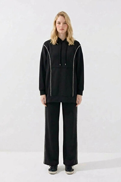 Nuss 1051 Suit with Glitter Thread Detail on the Sides and Pants, Black