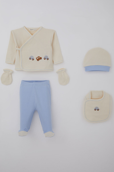 Breeze Baby Boy Hospital Release 5-Piece Car Set Embroidered 0-3 Months, Cream