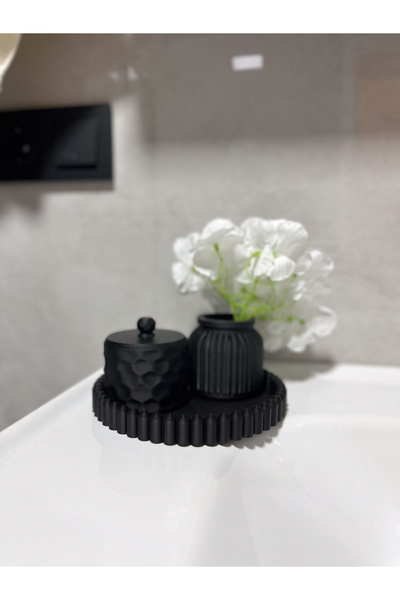 Banyo Dekoratif Set 3'lü — Yuvarlak Tepsi, Kapaklı Kutu ve Vazo, Mat Siyah Dekoratif Obje