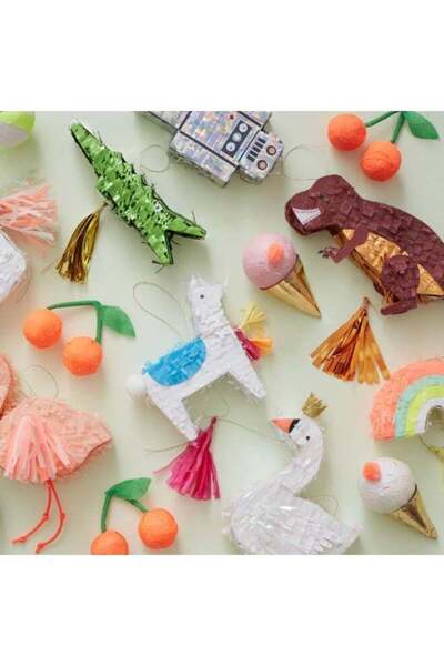Generic Swan Pinata Favor