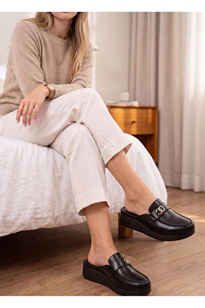 mustey Closed Front Women's Slippers Sabo Slippers