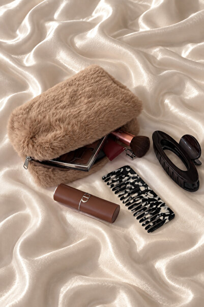 klovi Fluffy plush makeup bag