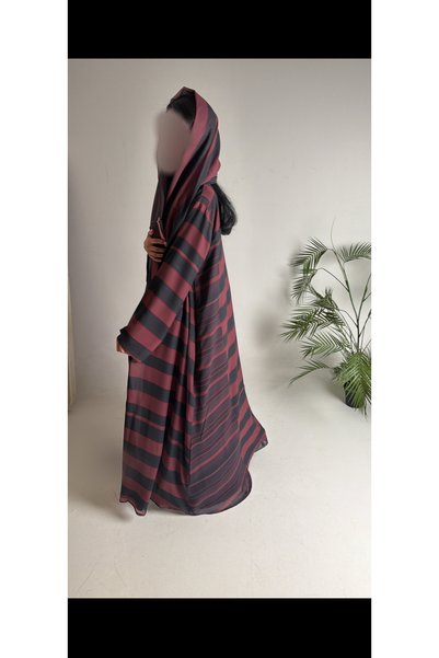 OZA Women’s Striped Abaya – Burgundy & Black