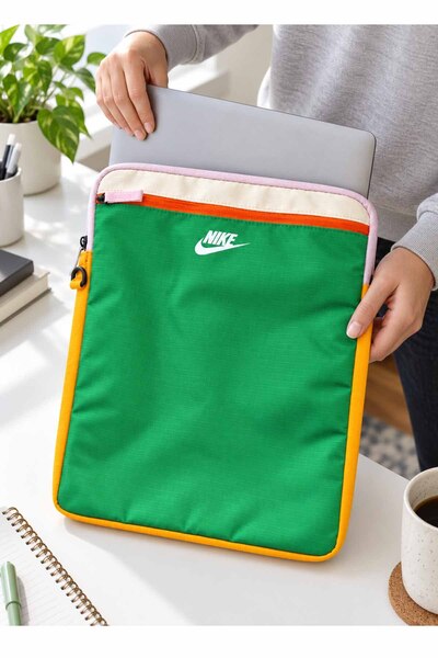 Nike Yeşil Laptop Kılıfı Turuncu Detaylı Fermuarlı Bilgisayar Çantası