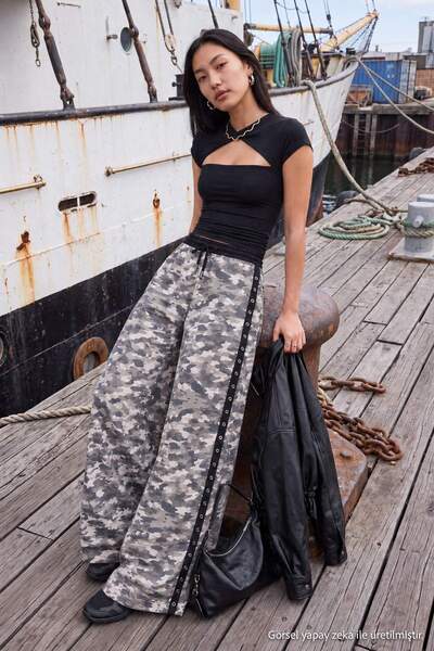 Trendyol Kollektion Mehrfarbige, gestrickte Jogginghose mit Camouflage-Muster...