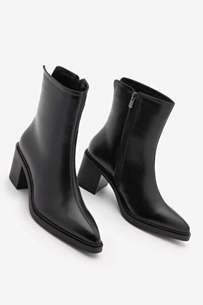 Marjin Kadın Yandan Fermuarlı Dikiş Detaylı Günlük Topuklu Bot Lakos Siyah