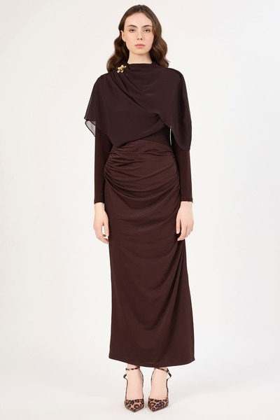FEVER Drape detaylı broş aksesuarlı elbise