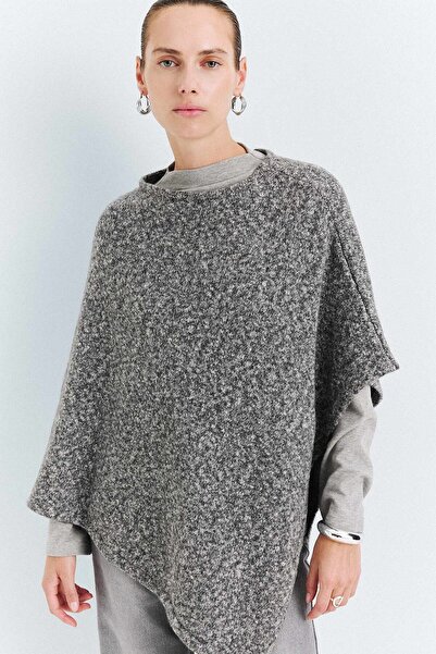 DeFacto Loose Fit Kayık Yaka Melanj Dokulu Panço Triko Basic Kazak I7359AX26WN