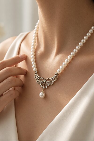 FAYRA ACCESSORIES Kristal Taşlı Melek Kanadı Figürlü Tek Sıra İnci Kolye