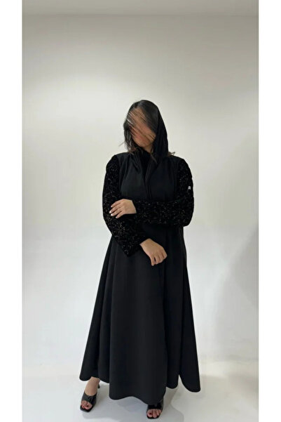 Tori Chamawah Abaya with Embroidered Velvet Sleeves