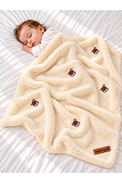 AYICIK DESENLİ WELLSOFT KUMAŞ 100X120 CM PELUŞ VE YUMUŞAK KREM RENGİ BEBEK BATTANİYESİ