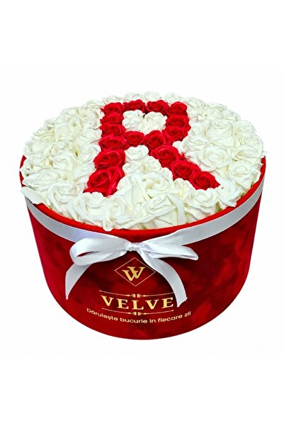 velve Aranjament floral litera cu 55 trandafiri de sapun in cutie rotunda cat...
