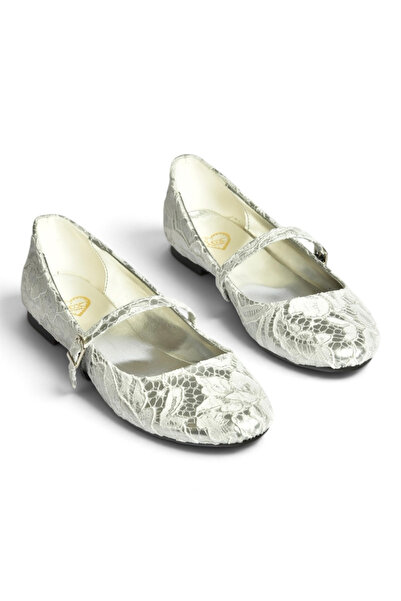 Fox Shoes Z726232704 حذاء باليه نسائي بشريط من القماش الفضي