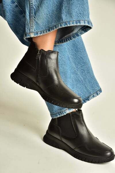 Fox Shoes Z555560803 Black Genuine Leather Women's Boots with Rubber Detail