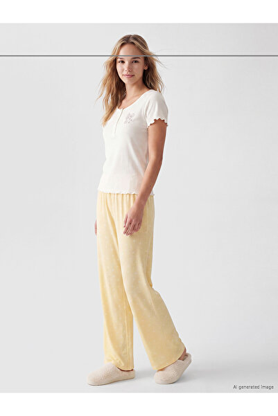 LC Waikiki Alita City with a Difference from Lcw Dream Yellow Combed Cotton P...