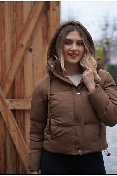 BZNspor Women's Brown Pocketed Zipper Snap Coat