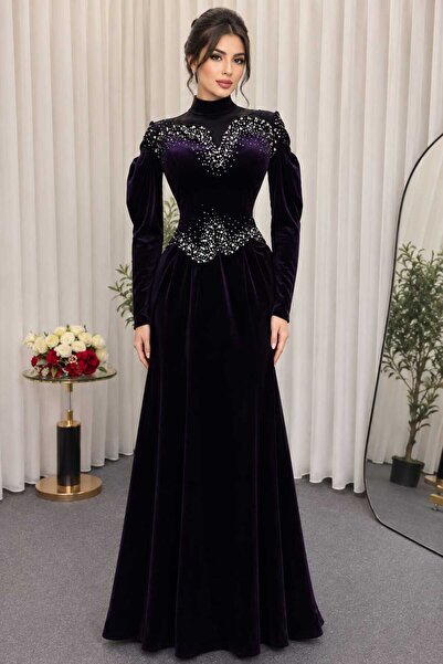 katie فستان مخمل كم بتطريز
