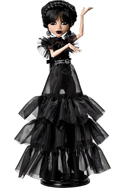 MONSTER HIGH مجسم وينزداي دول لشخصية رافين اند وينزداي قابل للتجميع من مونستر...