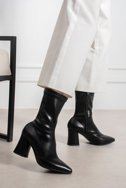 YARENAY Black Leather Stretch Boots Pointed Toe Thick Heeled