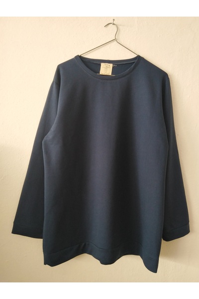 Uzun ve kol boyu uzun lacivert salaş oversize sweatshirt