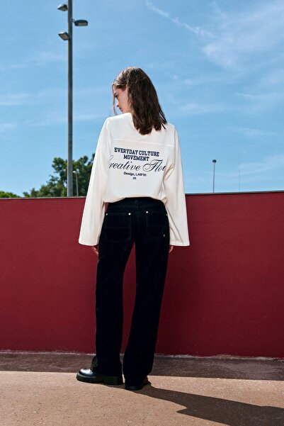 Pull & Bear Grafik ve numara detaylı uzun kollu Tişört
