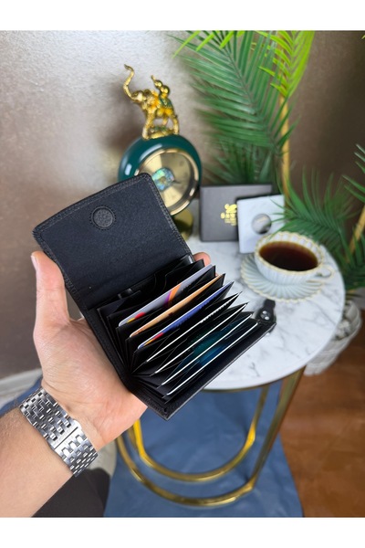 Milena Unisex Premium Hakiki Deri Minimalist Mıknatıslı Cüzdan – Kadın Erkek 12 Kart Bölmeli, Kompakt Tasarım 10,7 x 8 cm