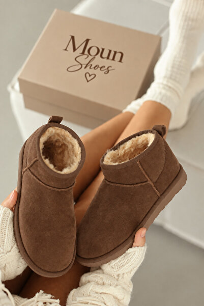 moun shoes Μίνι καφέ σουέντ γυναικείες μπότες με λεπτή σόλα και γούνα στο εσω...