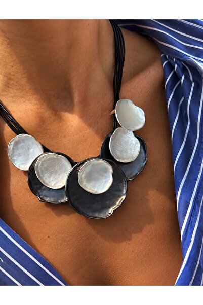 neslyaccessories Statement necklaces | chunky form