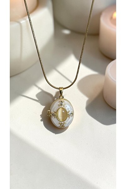 Dore Collection Stone Textured Clover Shaped Surgical Steel Necklace