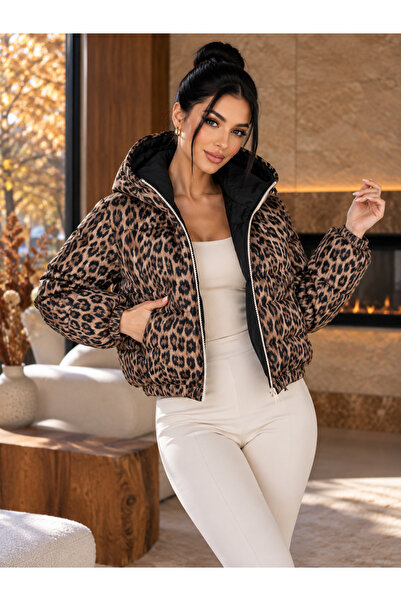 Divin store Geacă scurtă reversibilă cu două fețe, neagra și animal print, cu fermoar și două buzunare pe ambele părți și glugă detașabilă