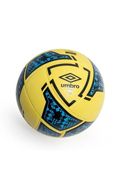 UMBRO قطعة كرة قدم
