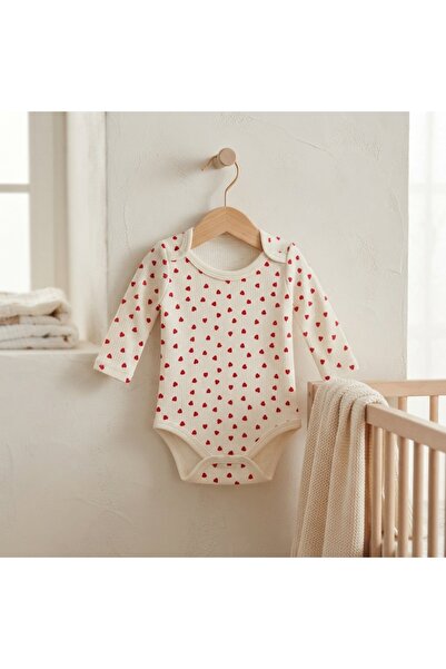 Pure Boutique Body bebe crem din bumbac cu inimioare rosii, maneca lunga si c...
