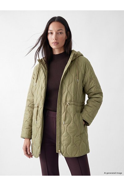 LC Waikiki Kadın Kapüşonlu Oversize Şişme Mont