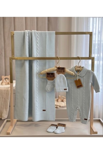 ZENİ BABY 4 Parça Triko Yenidoğan Bebek Seti – Tulum, Battaniye, Bere ve Patik