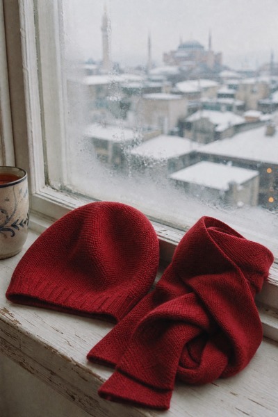 OnMyHead Thin Knitwear Beanie Scarf Set