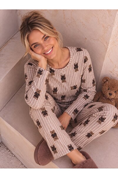 rindahomewear طقم بيجامة نسائي فاخر من جلد الغزال بياقة دائرية وأكمام طويلة