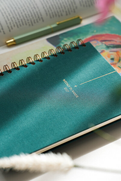 Matt Notebook 2027 Yılı A5 Keten Ajanda Spiralli 15x21 cm - 12 Aylık Koyu Yeşil