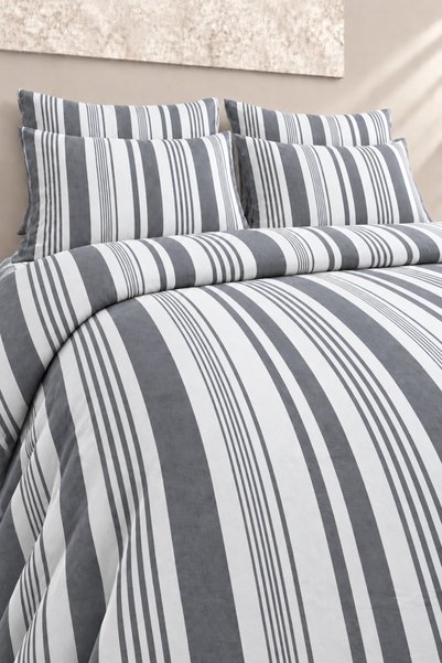Çizgili Pamuklu Tek Kişilik Lastikli Çarşaflı Nevresim Takımı 160x220 Çizgili Desen İlik Düğmeli