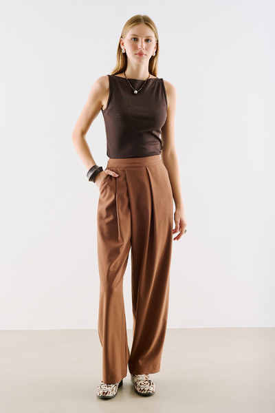 Manuka Asymmetric Pleated Barrel Form Pants Tile