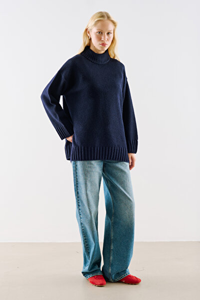 Manuka High-Collar Wool Knit Sweater Navy Blue