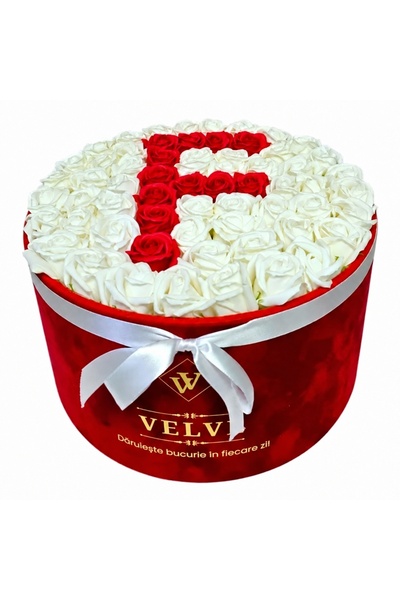 velve Aranjament floral litera cu 55 trandafiri de sapun in cutie rotunda cat...